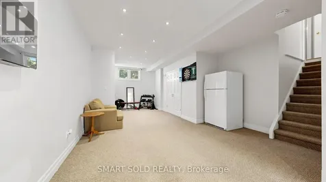 156 Brammar Street Newmarket (glenway Estates) ON L3Y 7T3