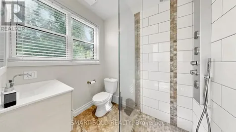 156 Brammar Street Newmarket (glenway Estates) ON L3Y 7T3