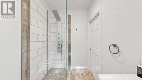 156 Brammar Street Newmarket (glenway Estates) ON L3Y 7T3