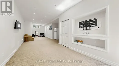 156 Brammar Street Newmarket (glenway Estates) ON L3Y 7T3