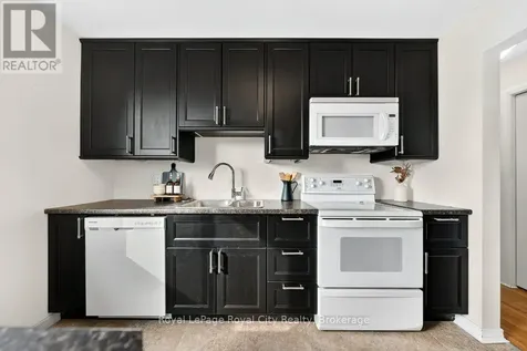 18 Springdale Boulevard Guelph (willow West/sugarbush/west Acres) ON N1H 6X5