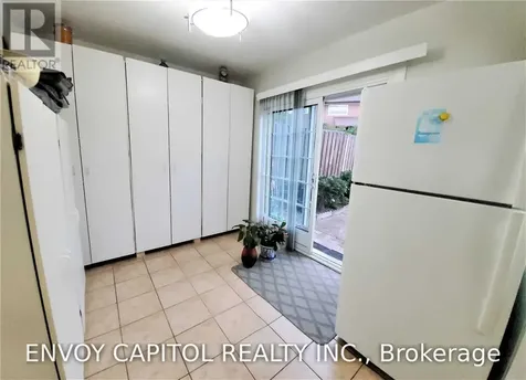 14 Faulkner Crescent Toronto (humbermede) ON M9M 2C1