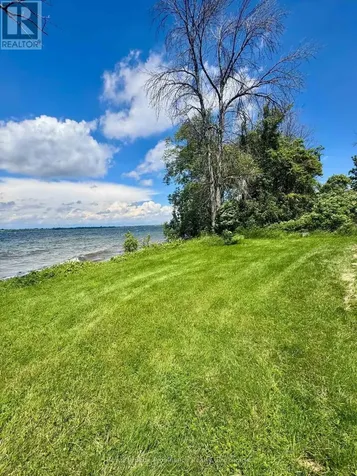 33 Prinyers Cove Crescent Prince Edward County (north Marysburg Ward) ON K0K 2T0