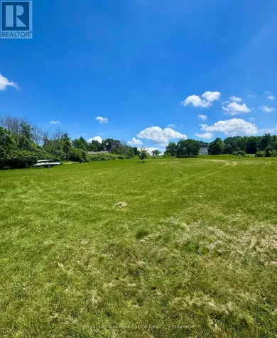 33 Prinyers Cove Crescent Prince Edward County (north Marysburg Ward) ON K0K 2T0