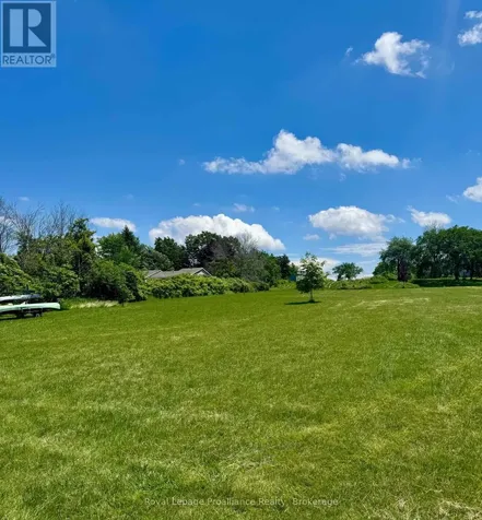33 Prinyers Cove Crescent Prince Edward County (north Marysburg Ward) ON K0K 2T0