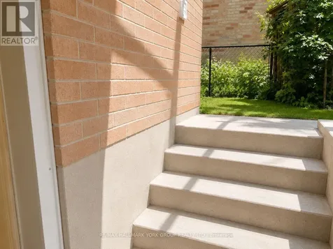 111 Worthington Avenue Richmond Hill (oak Ridges Lake Wilcox) ON L4E 3Z6