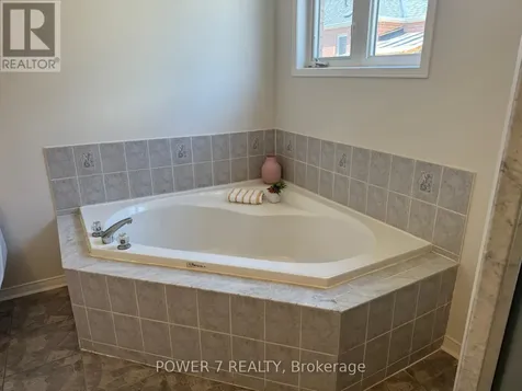 28 Cliveden Place Markham (berczy) ON L6C 2S4