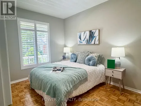 28 Cliveden Place Markham (berczy) ON L6C 2S4