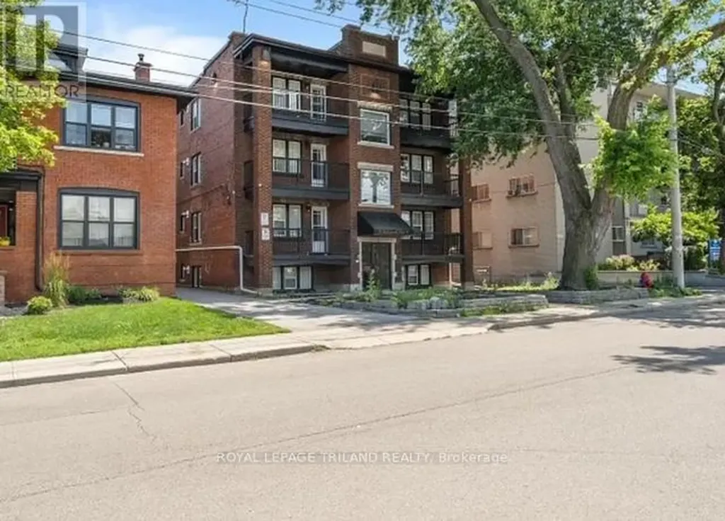 15 Balmoral Avenue South Hamilton (delta) ON L8M 3J7