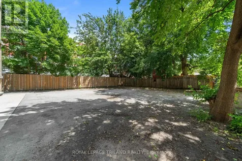 15 Balmoral Avenue South Hamilton (delta) ON L8M 3J7