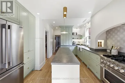 70 Gage Avenue South Hamilton (gibson) ON L8M 3C9