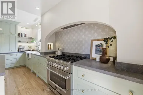 70 Gage Avenue South Hamilton (gibson) ON L8M 3C9
