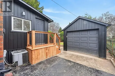 101 Houghton Avenue South Hamilton (delta) ON L8K 2M9