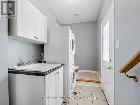 15 Old Colony Road Richmond Hill (oak Ridges Lake Wilcox) ON L4E 4L5