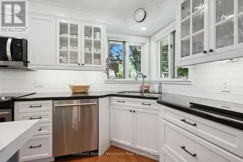 25 Bennett Avenue Guelph (st. George's) ON N1E 2C6
