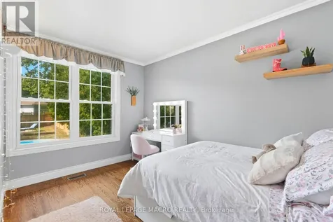 554 Chamberlain Road Burlington (appleby) ON L7L 2V4