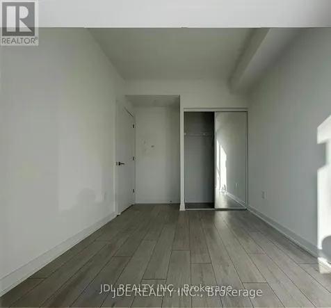 5858 Yonge St Street Toronto (newtonbrook West) ON M2M 0C6