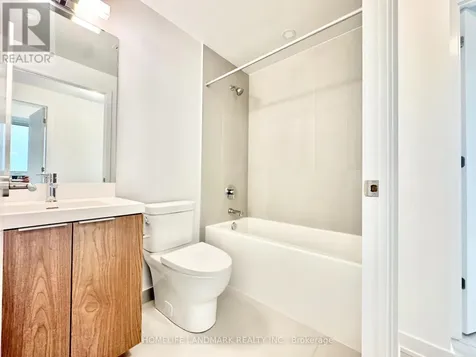 5858 Yonge Street Toronto (newtonbrook West) ON M2M 0C6