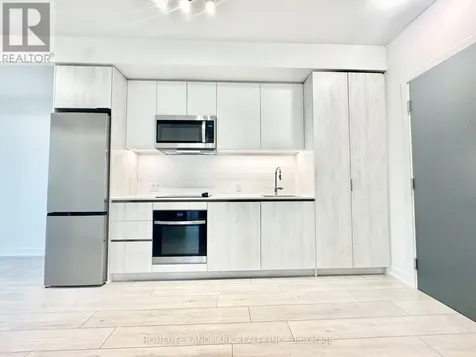 5858 Yonge Street Toronto (newtonbrook West) ON M2M 0C6