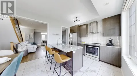 189 Harding Park Street Newmarket (glenway Estates) ON L3Y 0E3