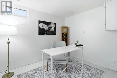 28 Chartwell Crescent Guelph (dovercliffe Park/old University) ON N1G 2T7