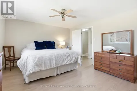 28 Chartwell Crescent Guelph (dovercliffe Park/old University) ON N1G 2T7