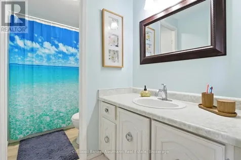 28 Chartwell Crescent Guelph (dovercliffe Park/old University) ON N1G 2T7