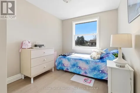 28 Chartwell Crescent Guelph (dovercliffe Park/old University) ON N1G 2T7
