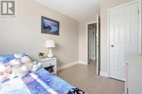 28 Chartwell Crescent Guelph (dovercliffe Park/old University) ON N1G 2T7