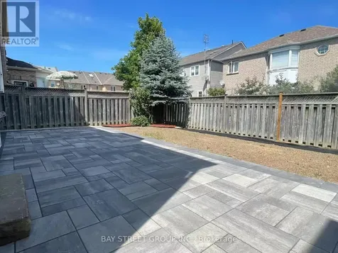 11 Belgrave Square Markham (berczy) ON L6C 2T1
