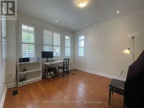 11 Belgrave Square Markham (berczy) ON L6C 2T1