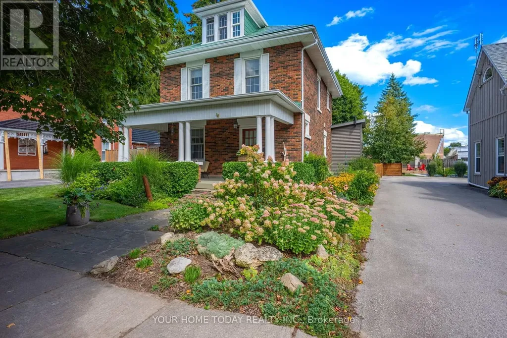 17 Park Avenue Halton Hills (ac Acton) ON L7J 1Y3