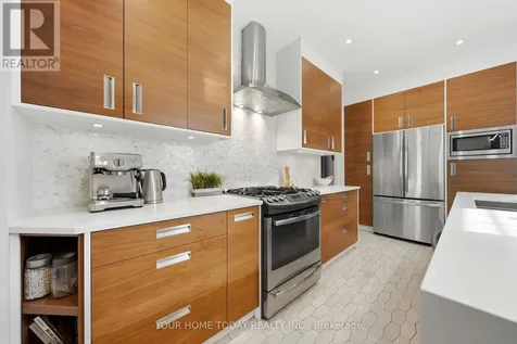 17 Park Avenue Halton Hills (ac Acton) ON L7J 1Y3