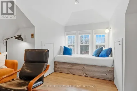 17 Park Avenue Halton Hills (ac Acton) ON L7J 1Y3