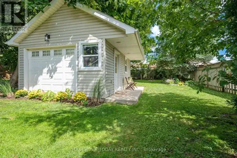 17 Park Avenue Halton Hills (ac Acton) ON L7J 1Y3