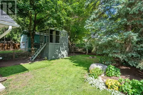 17 Park Avenue Halton Hills (ac Acton) ON L7J 1Y3