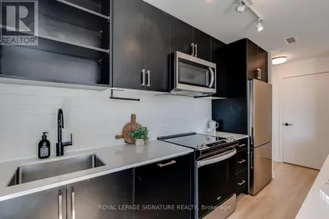 2300 St. Clair Avenue West Toronto (junction Area) ON M6N 1K8