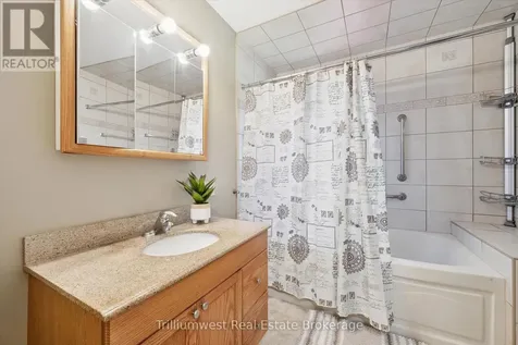 7 Teakwood Place Guelph (victoria North) ON N1E 6G7