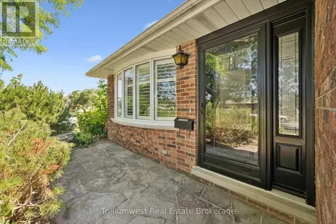 7 Teakwood Place Guelph (victoria North) ON N1E 6G7