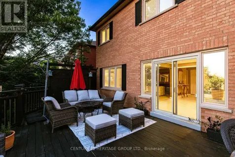 366 Amberlee Court Newmarket (glenway Estates) ON L3X 1E7