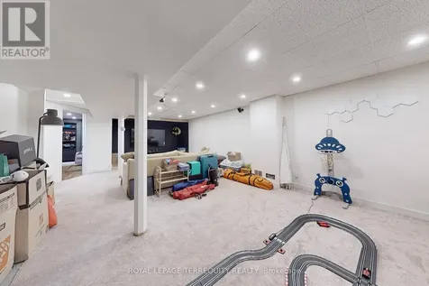 65 Lorridge Street Richmond Hill (oak Ridges Lake Wilcox) ON L4E 3W5