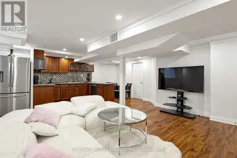307 Alex Doner Drive North Newmarket (glenway Estates) ON L3X 1G5