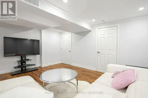 307 Alex Doner Drive North Newmarket (glenway Estates) ON L3X 1G5