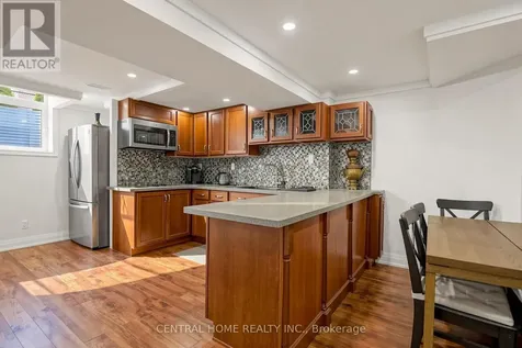 307 Alex Doner Drive North Newmarket (glenway Estates) ON L3X 1G5