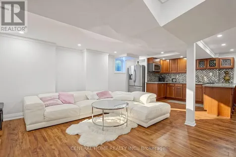 307 Alex Doner Drive North Newmarket (glenway Estates) ON L3X 1G5