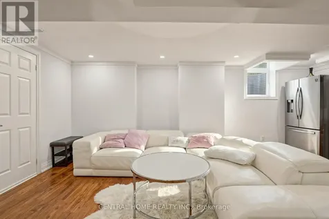 307 Alex Doner Drive North Newmarket (glenway Estates) ON L3X 1G5