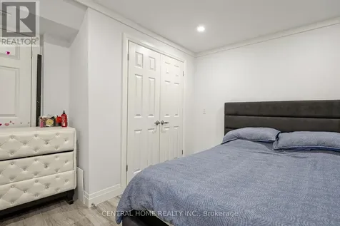 307 Alex Doner Drive Newmarket (glenway Estates) ON L3X 1G5