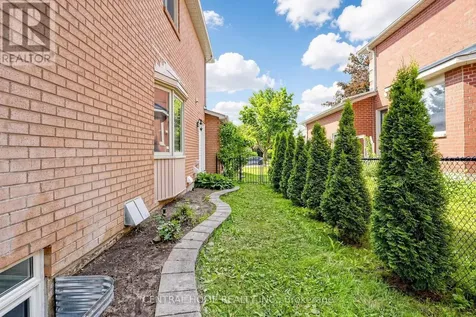 307 Alex Doner Drive Newmarket (glenway Estates) ON L3X 1G5