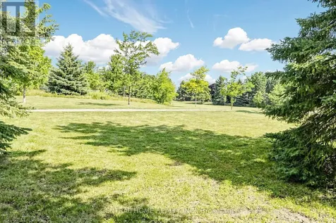 307 Alex Doner Drive Newmarket (glenway Estates) ON L3X 1G5
