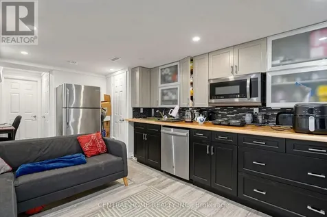 307 Alex Doner Drive Newmarket (glenway Estates) ON L3X 1G5